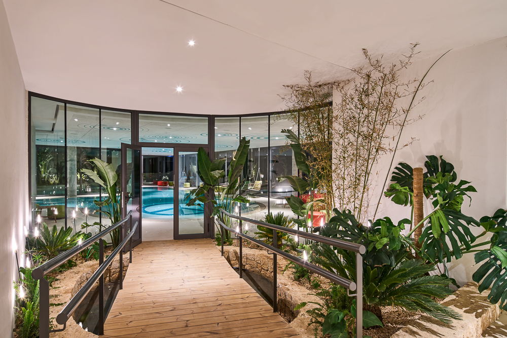 Yoko Ono meets - Exclusivo estilo de vida diseño con vistas al mar en el corazon de Ibiza