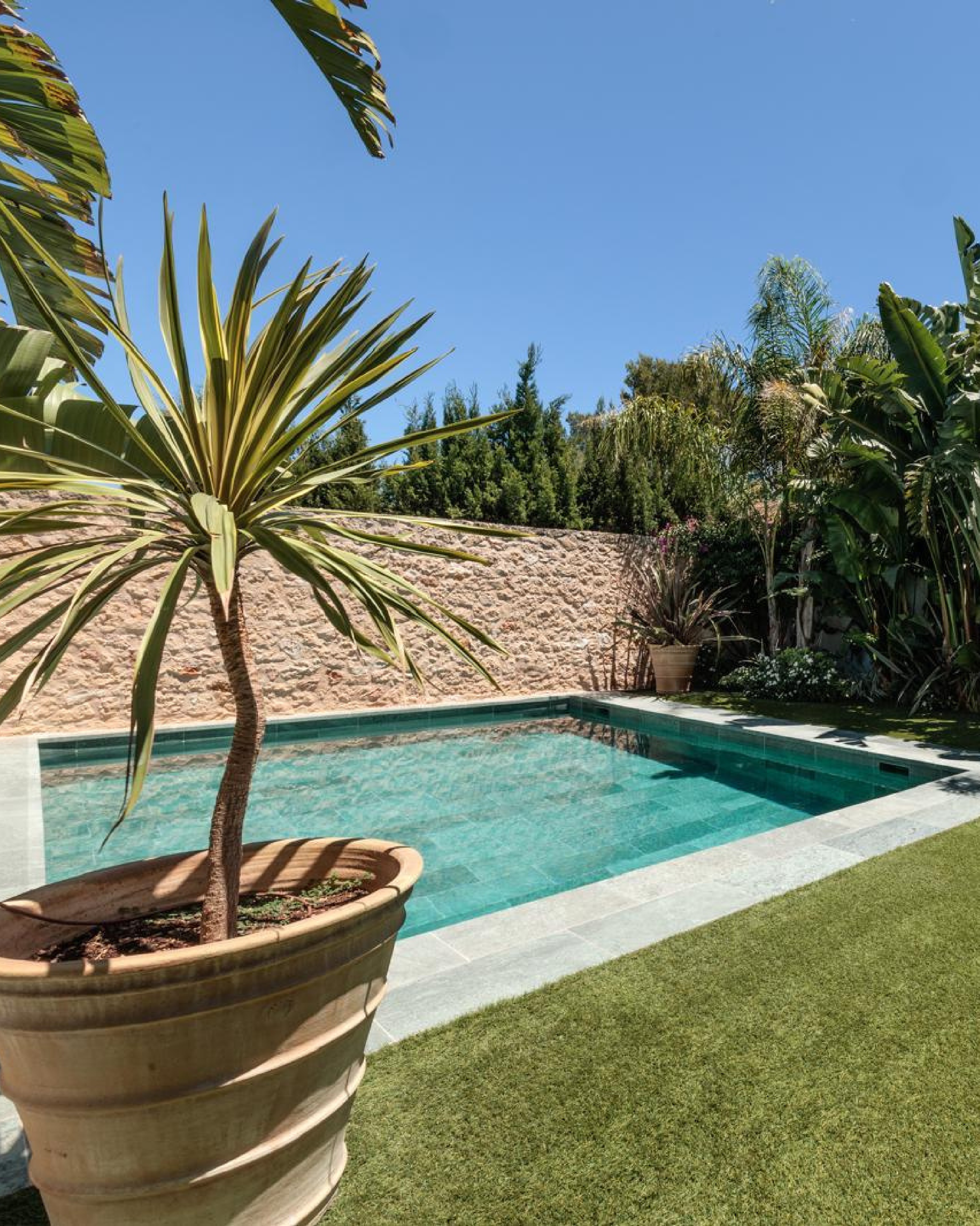  VILLA OLIVERA HILLS 