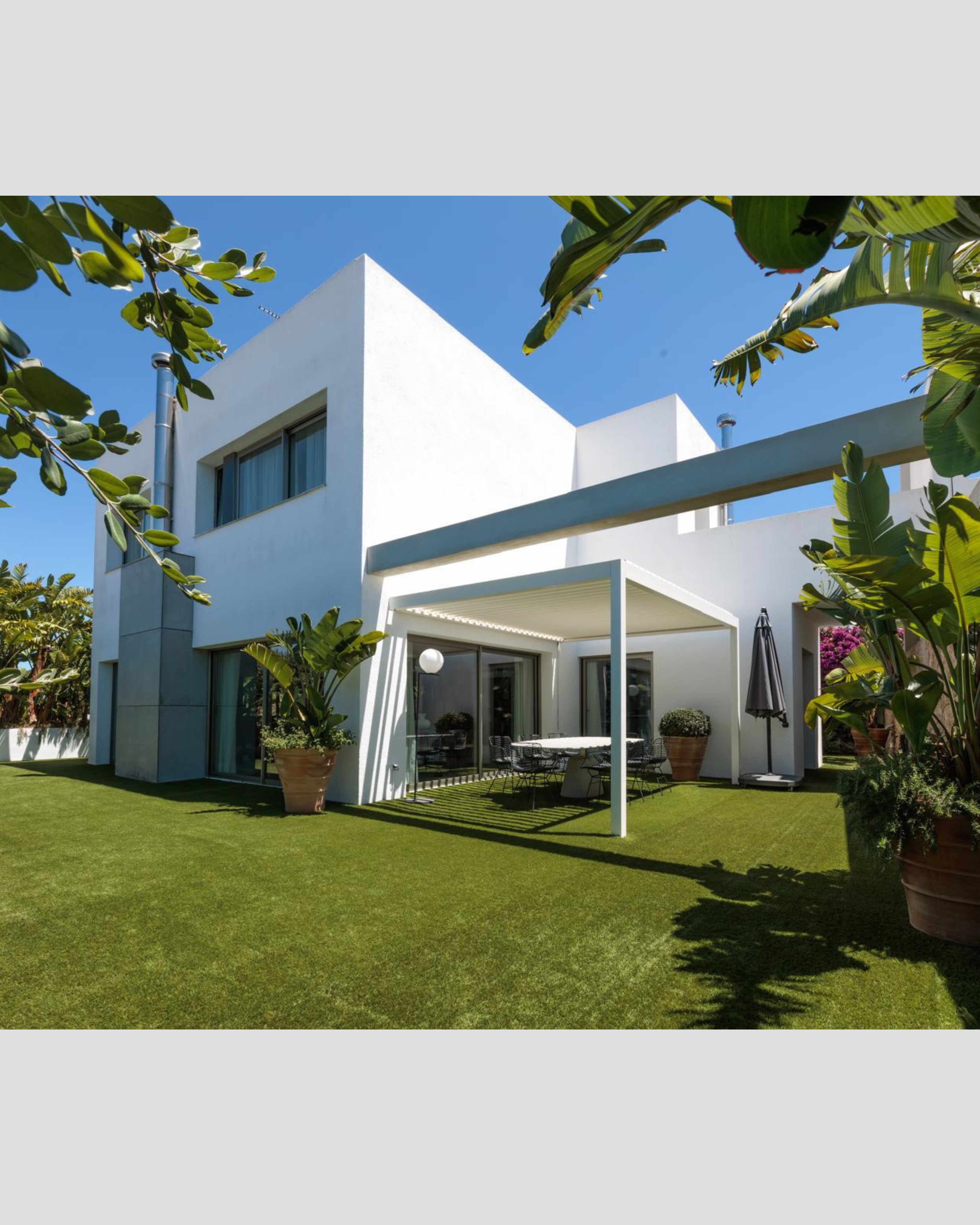  VILLA OLIVERA HILLS 