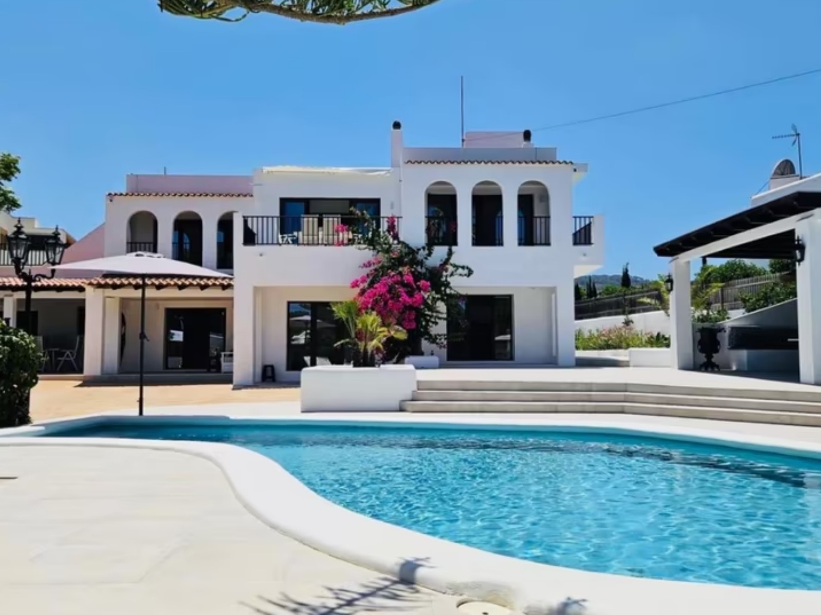 CASA BOU
