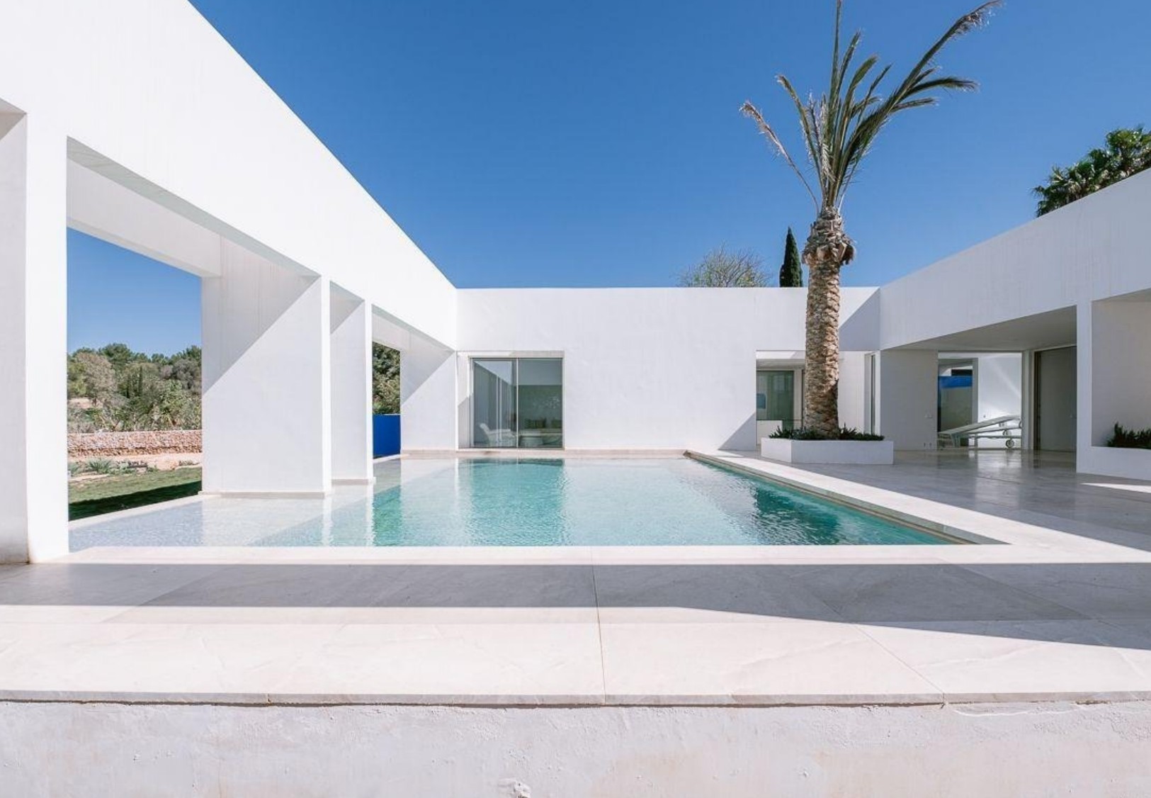 VILLA BLUE