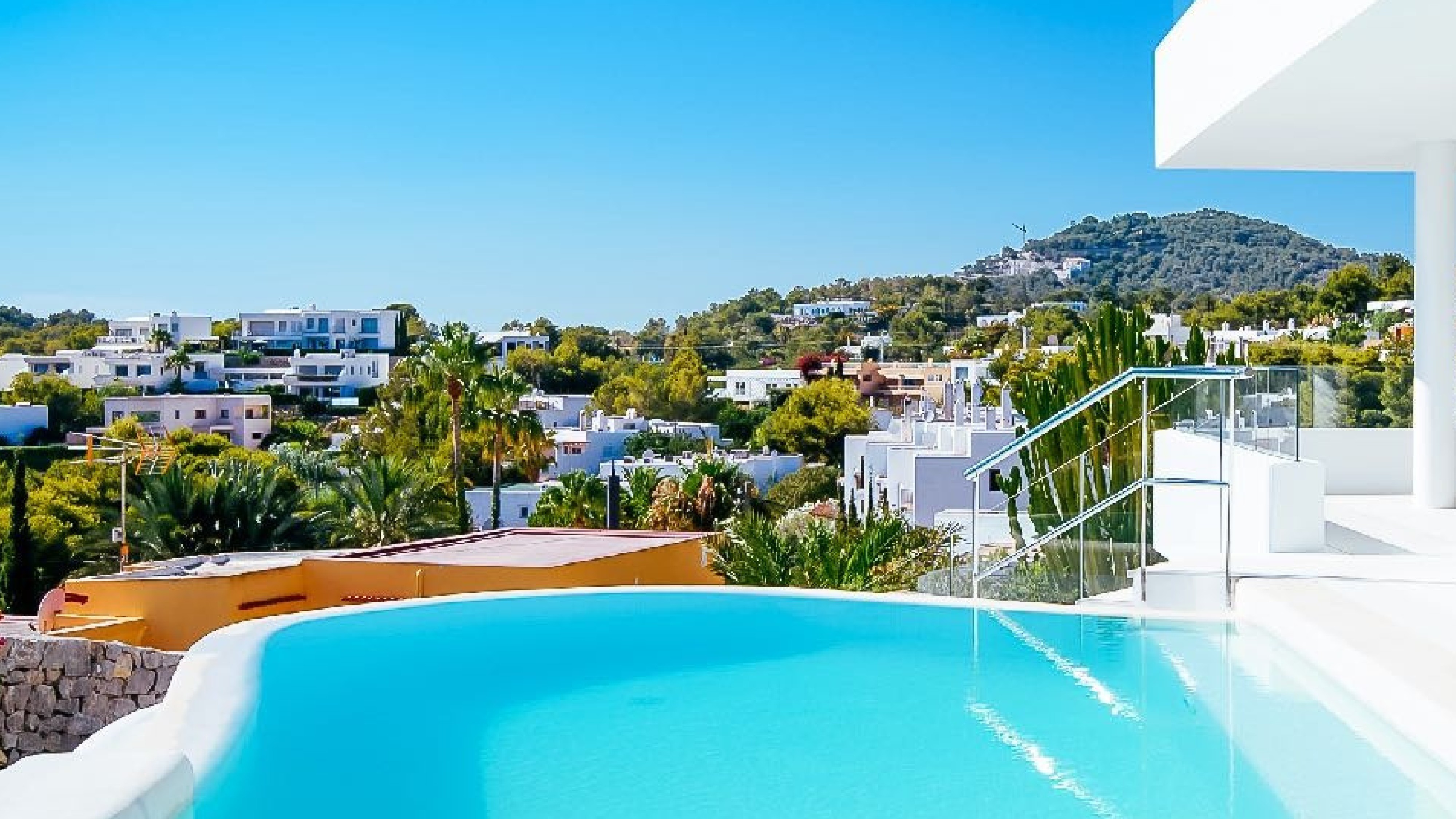 VILLA NIS