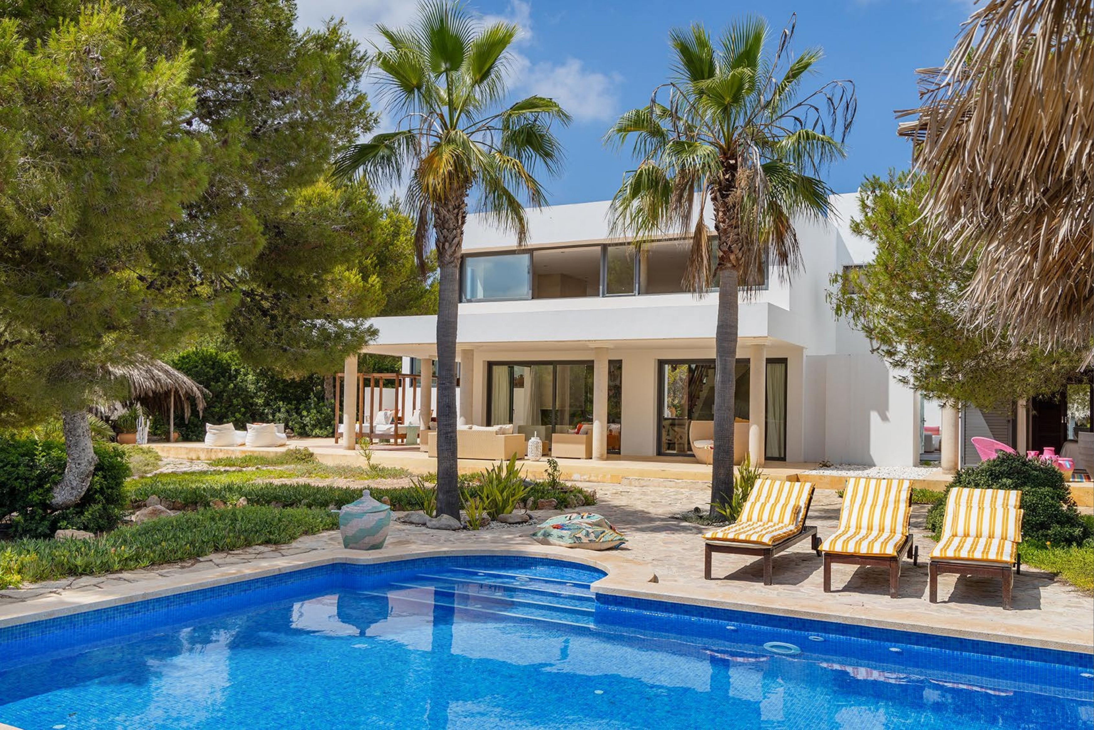 VILLA REINA