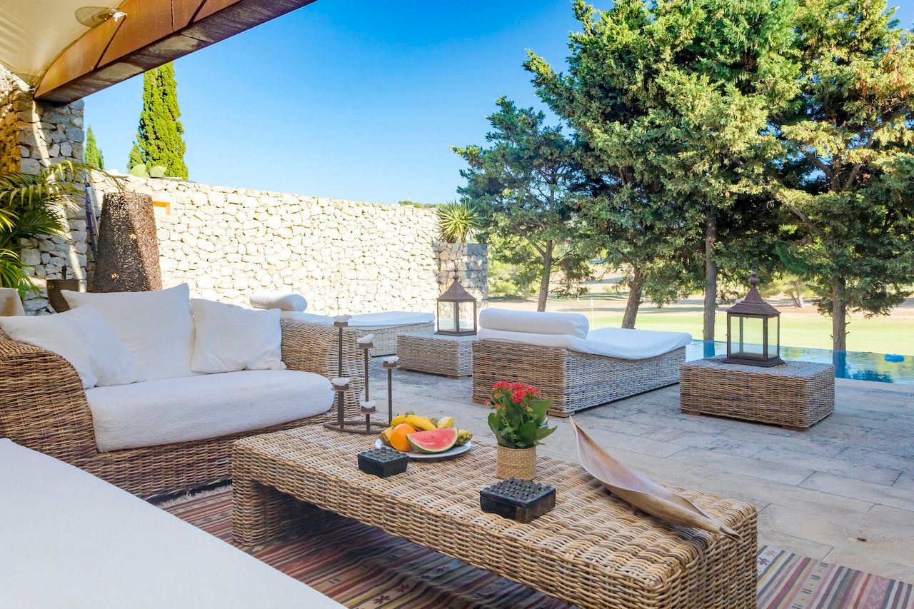 Villa Bali, Roca Llisa