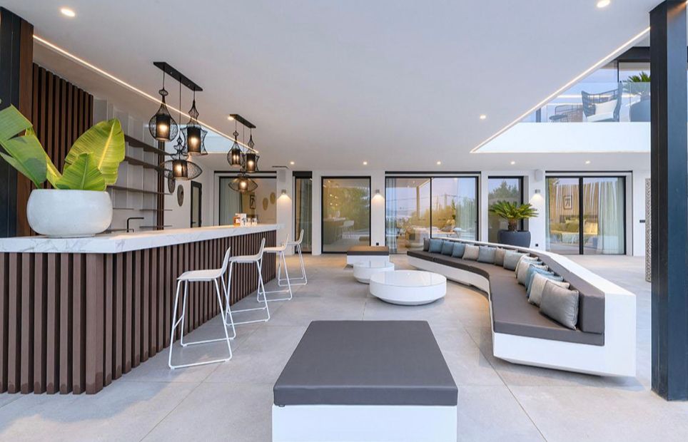 Villa Sakura, Contemporary Villa in Can Pep Simó with Panoramic Sea Views