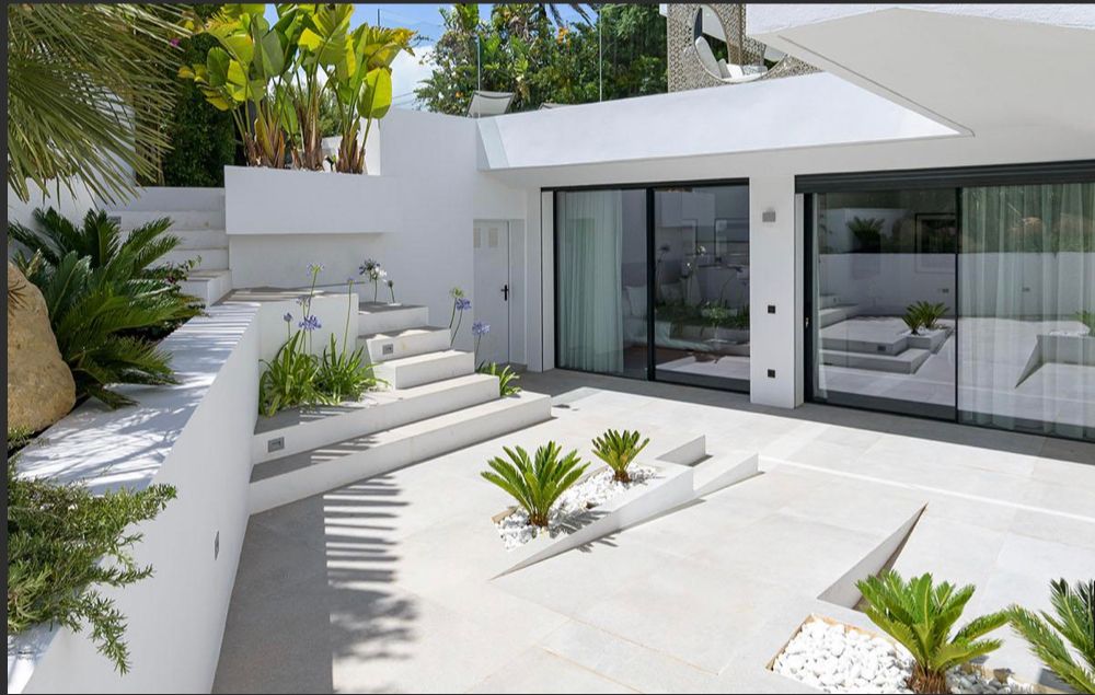 Villa Sakura, Contemporary Villa in Can Pep Simó with Panoramic Sea Views