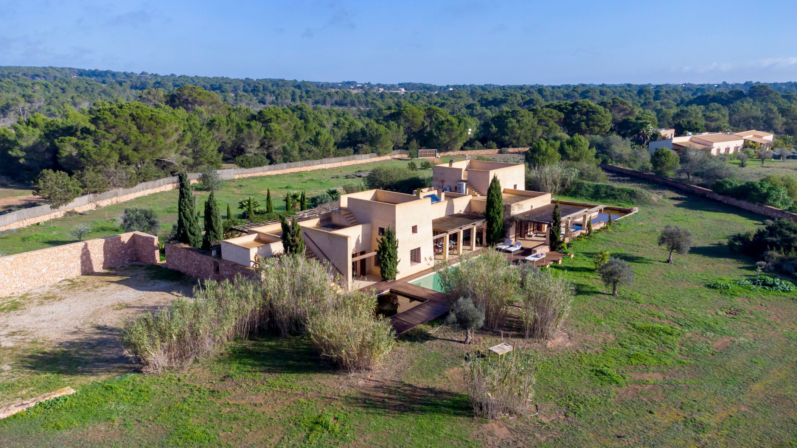Villa Lontananza – Private Retreat in Formentera with Expansive Gardens