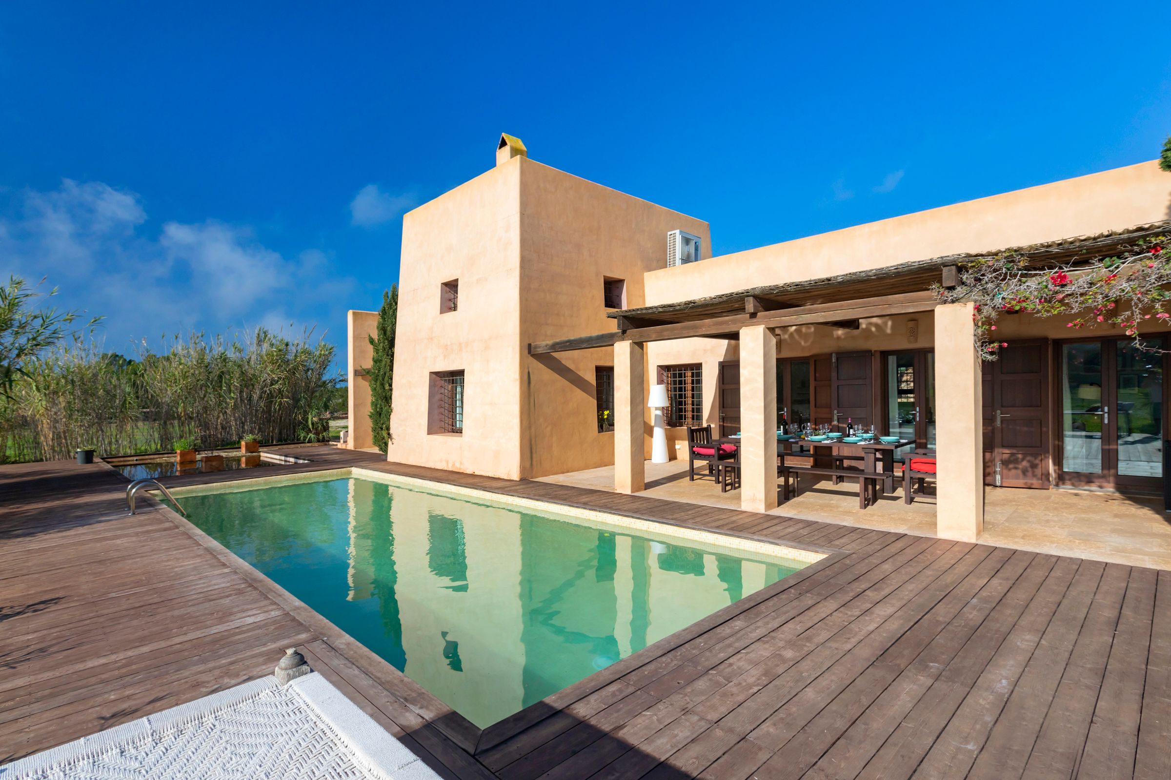 Villa Lontananza – Private Retreat in Formentera with Expansive Gardens