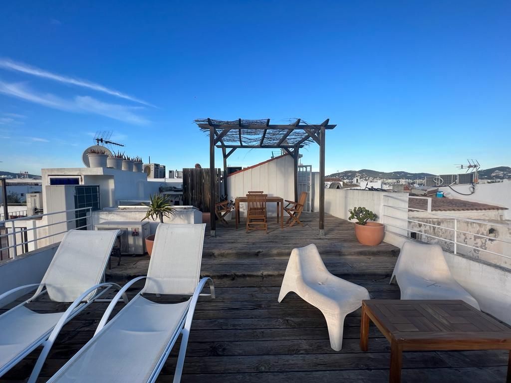 Light-filled Loft Penthouse, Dalt Vila