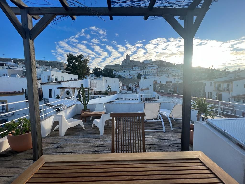 Light-filled Loft Penthouse, Dalt Vila