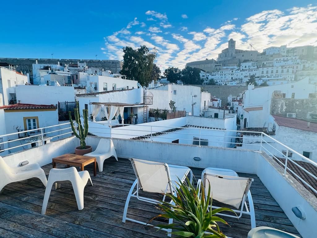 Light-filled Loft Penthouse, Dalt Vila