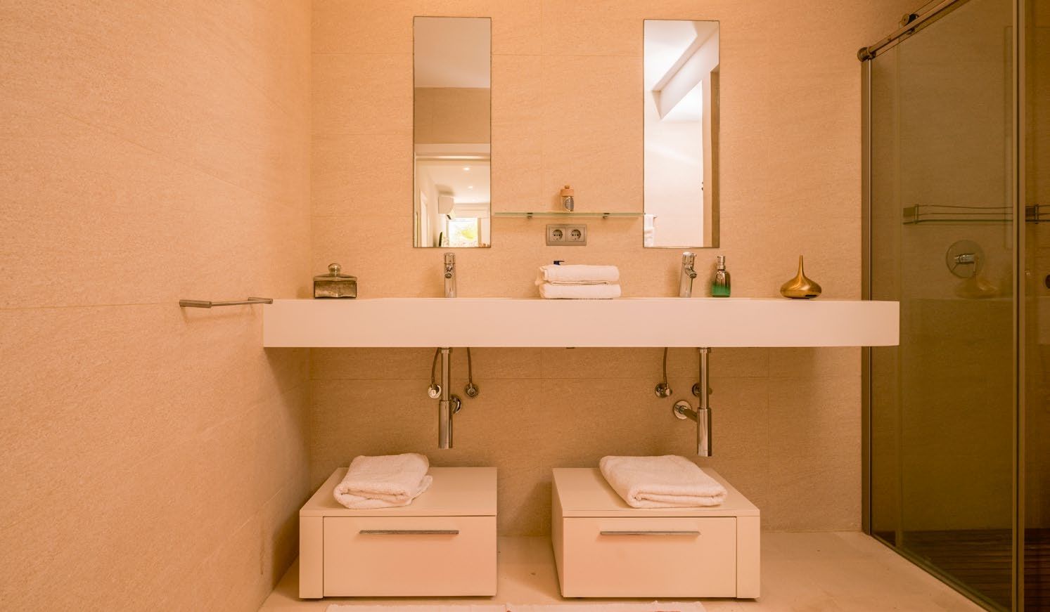 LUXURY VILLA ROCA LLISA