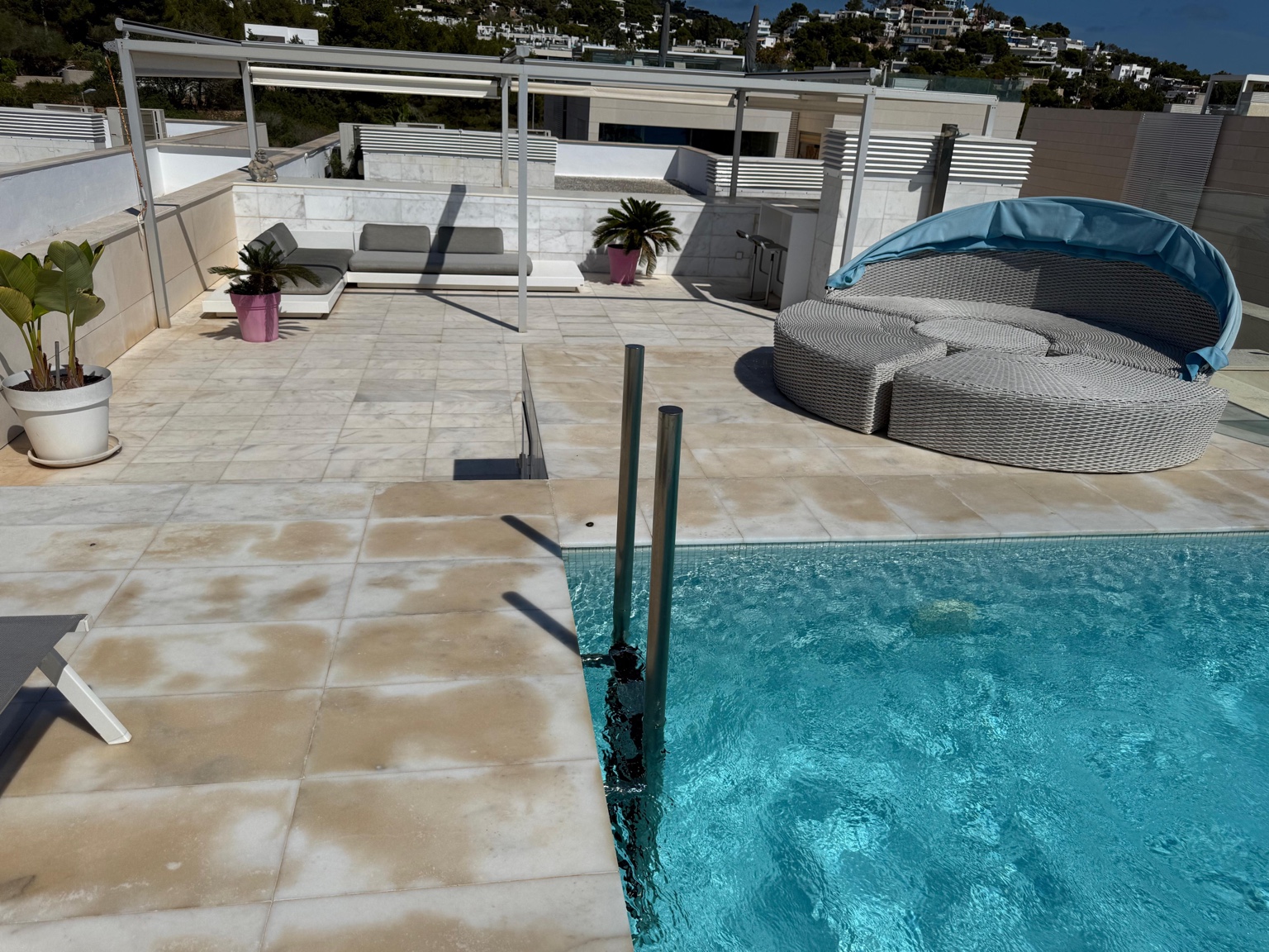 Penthouse whit Panoramic sea views  in the exlusive comunity  Es Pouet in the Bay of Talamanca