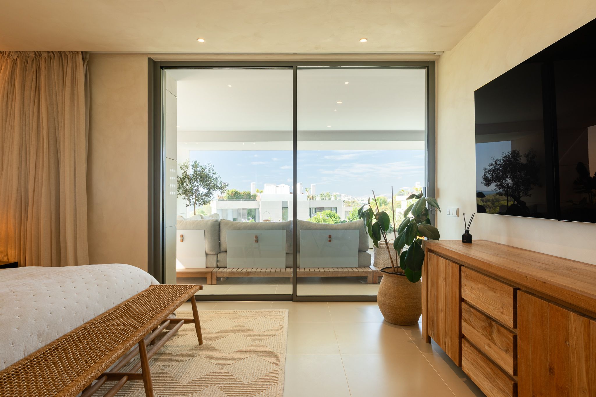 Luxury apartment White Angel