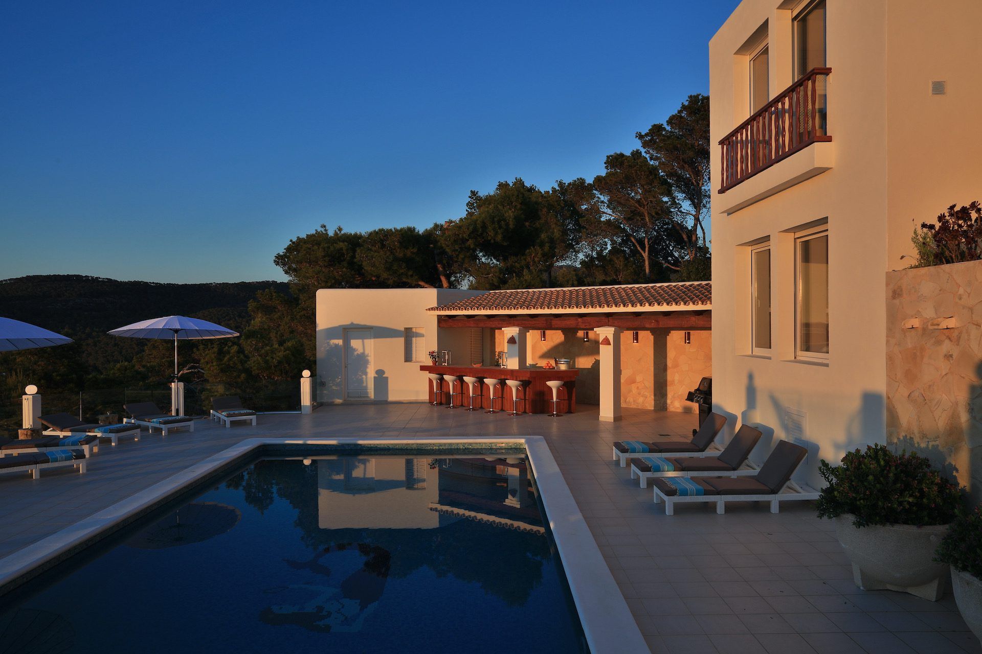 Villa Petra, Iconic Sunset Views