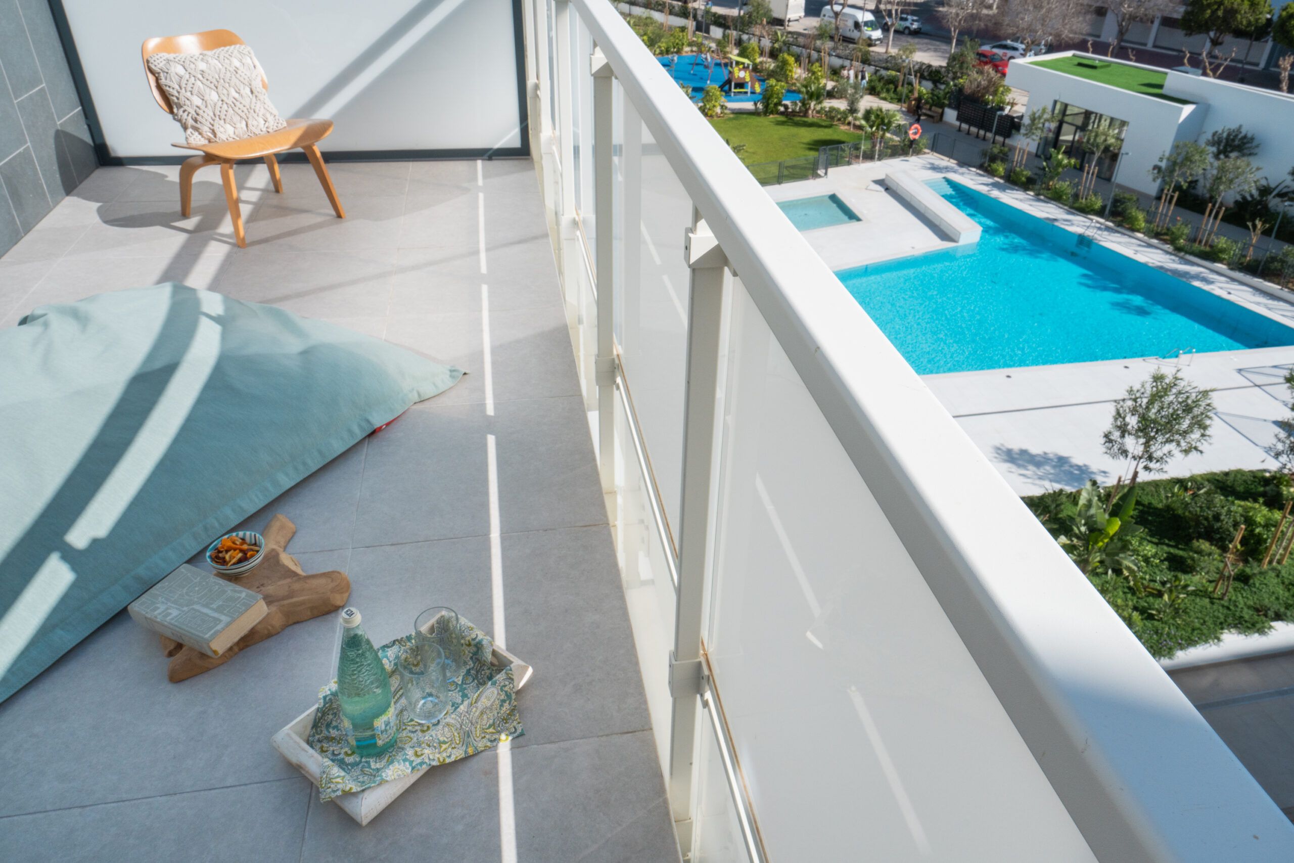 Duplex Penthouse: Modern Front-Line Living in Playa d’en Bossa