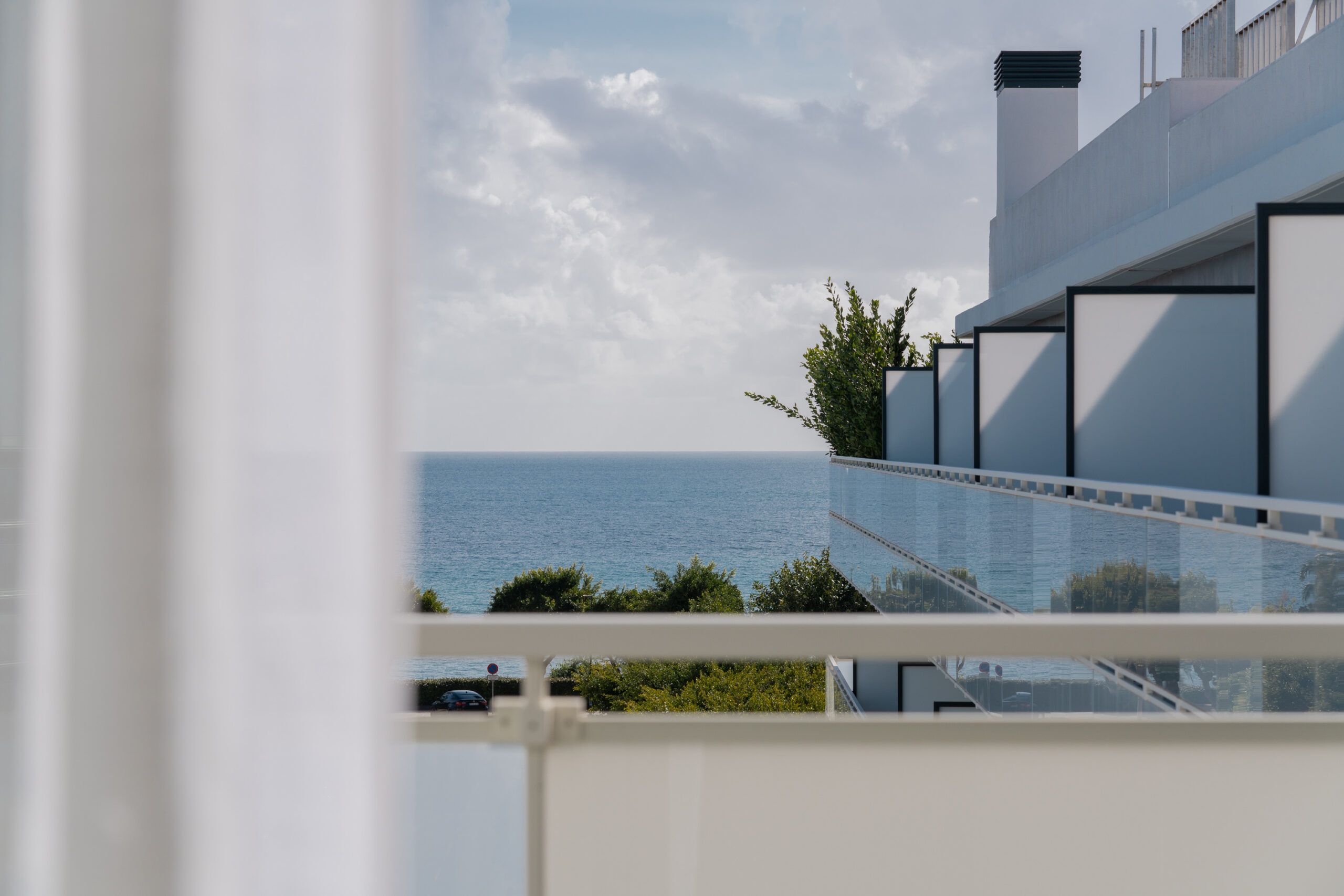 Duplex Penthouse: Modern Front-Line Living in Playa d’en Bossa