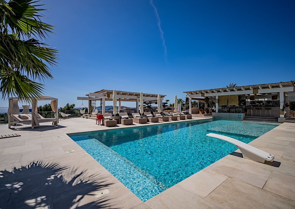 The Jungle: A Mediterranean Paradise