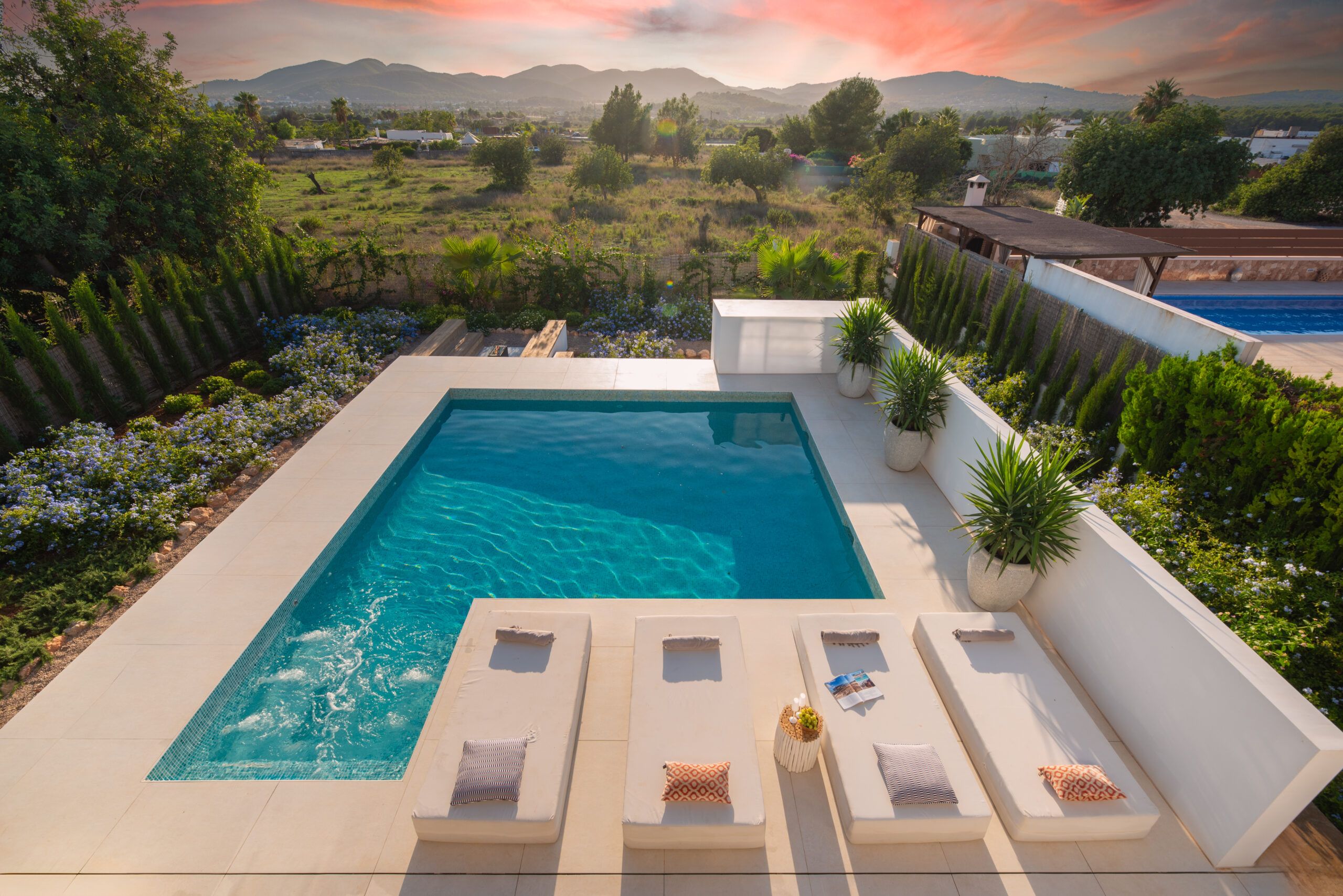 Mediterranean Chic Villa in Jesus wiht private pool and turistic license 
