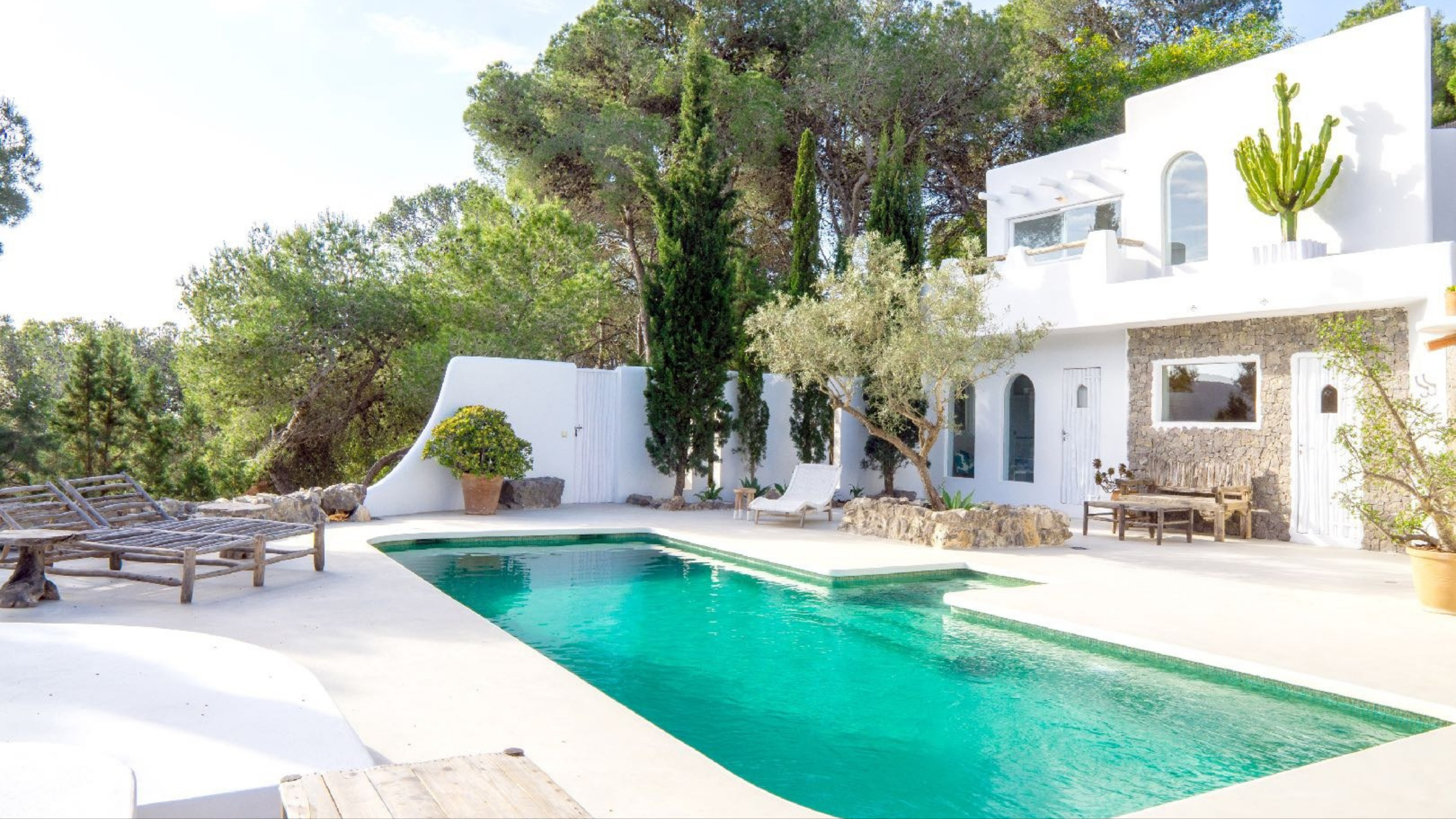 Mediterranean Elegance & Timeless Sophistication in Sa Carroca