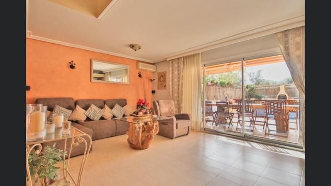 Espacioso y luminoso triplex con piscina en Can Misses
