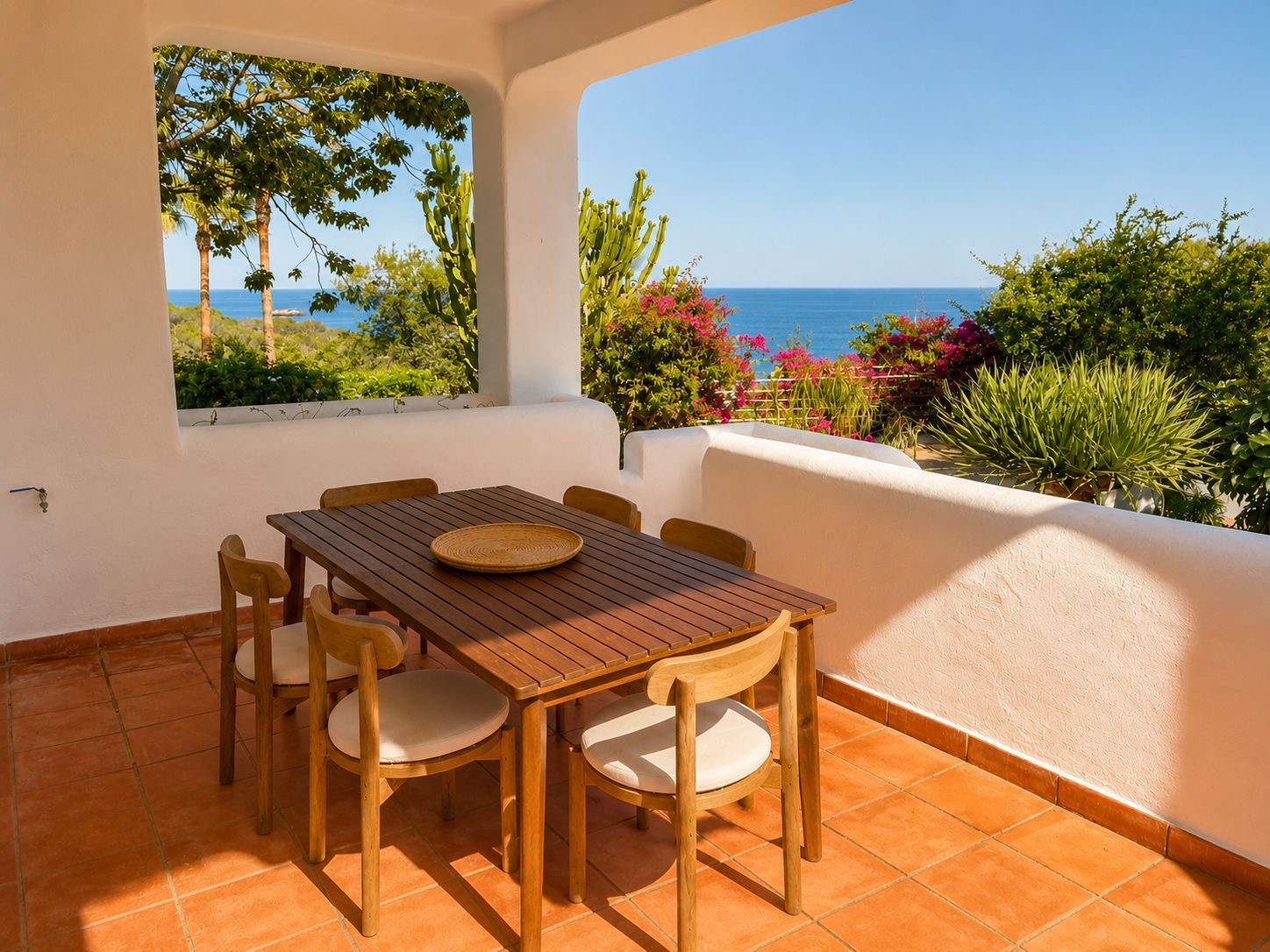 ESPACIOSA CASA Y LUMINOSA
