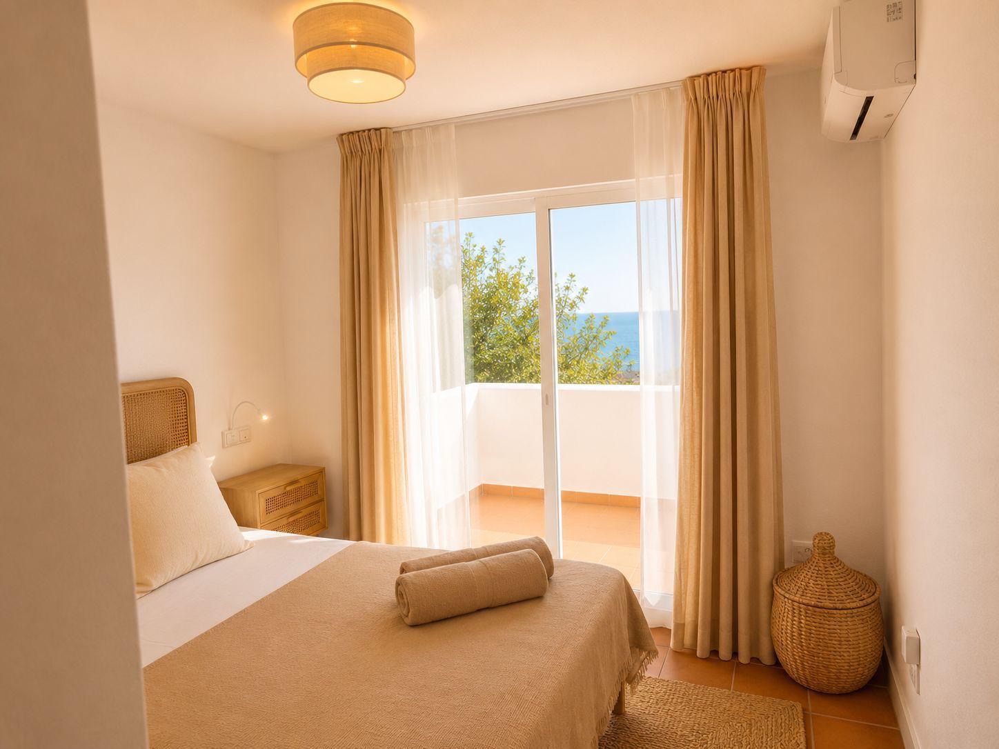 ESPACIOSA CASA Y LUMINOSA